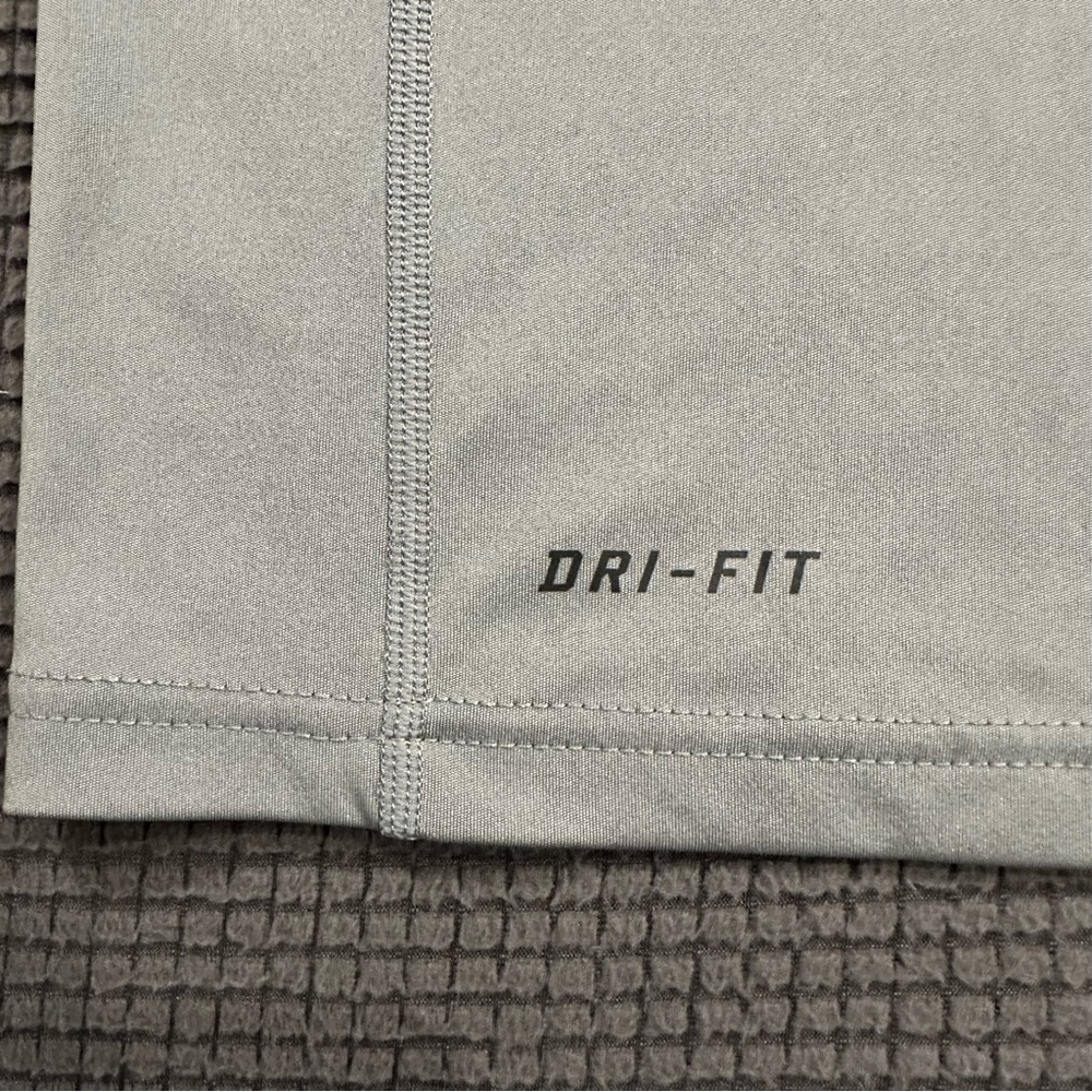 Nike Dri Fit Shirt Men's XL Gray Short Sleeve Performance Athletic Training Tee - Picture 4 of 7